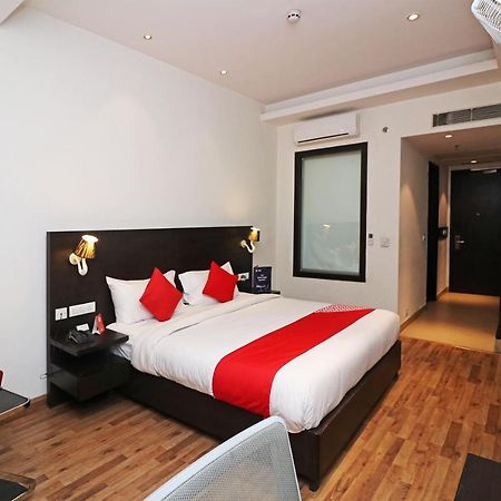 Capital O 19296 Joy Inn & Suites Bhiwadi Bagian luar foto