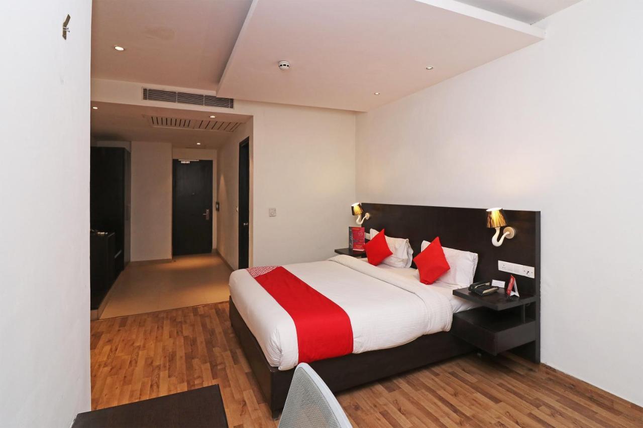 Capital O 19296 Joy Inn & Suites Bhiwadi Bagian luar foto