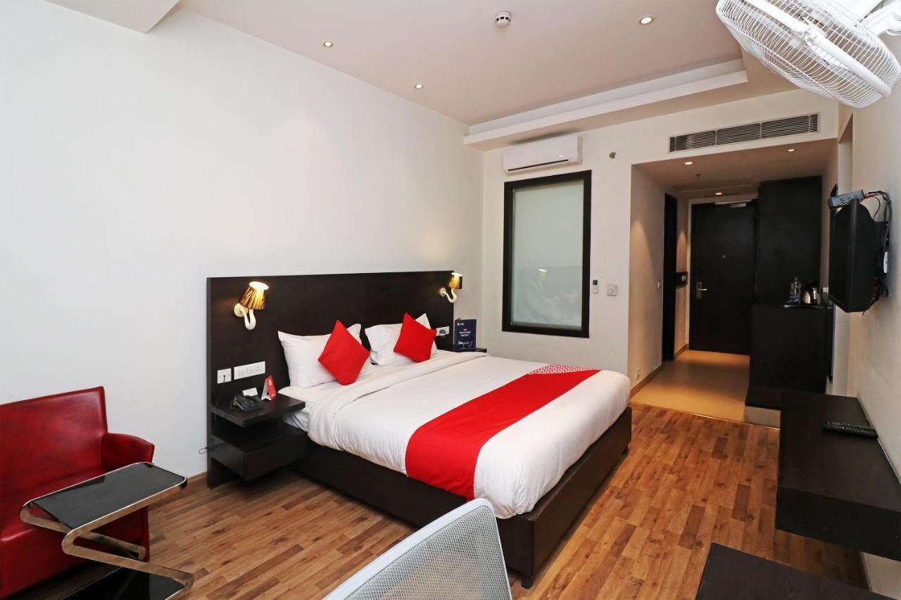 Capital O 19296 Joy Inn & Suites Bhiwadi Bagian luar foto