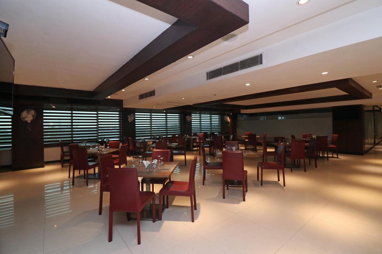 Capital O 19296 Joy Inn & Suites Bhiwadi Bagian luar foto