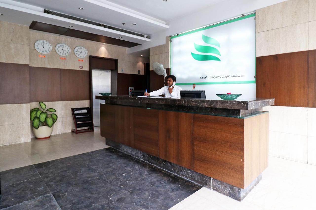 Capital O 19296 Joy Inn & Suites Bhiwadi Bagian luar foto