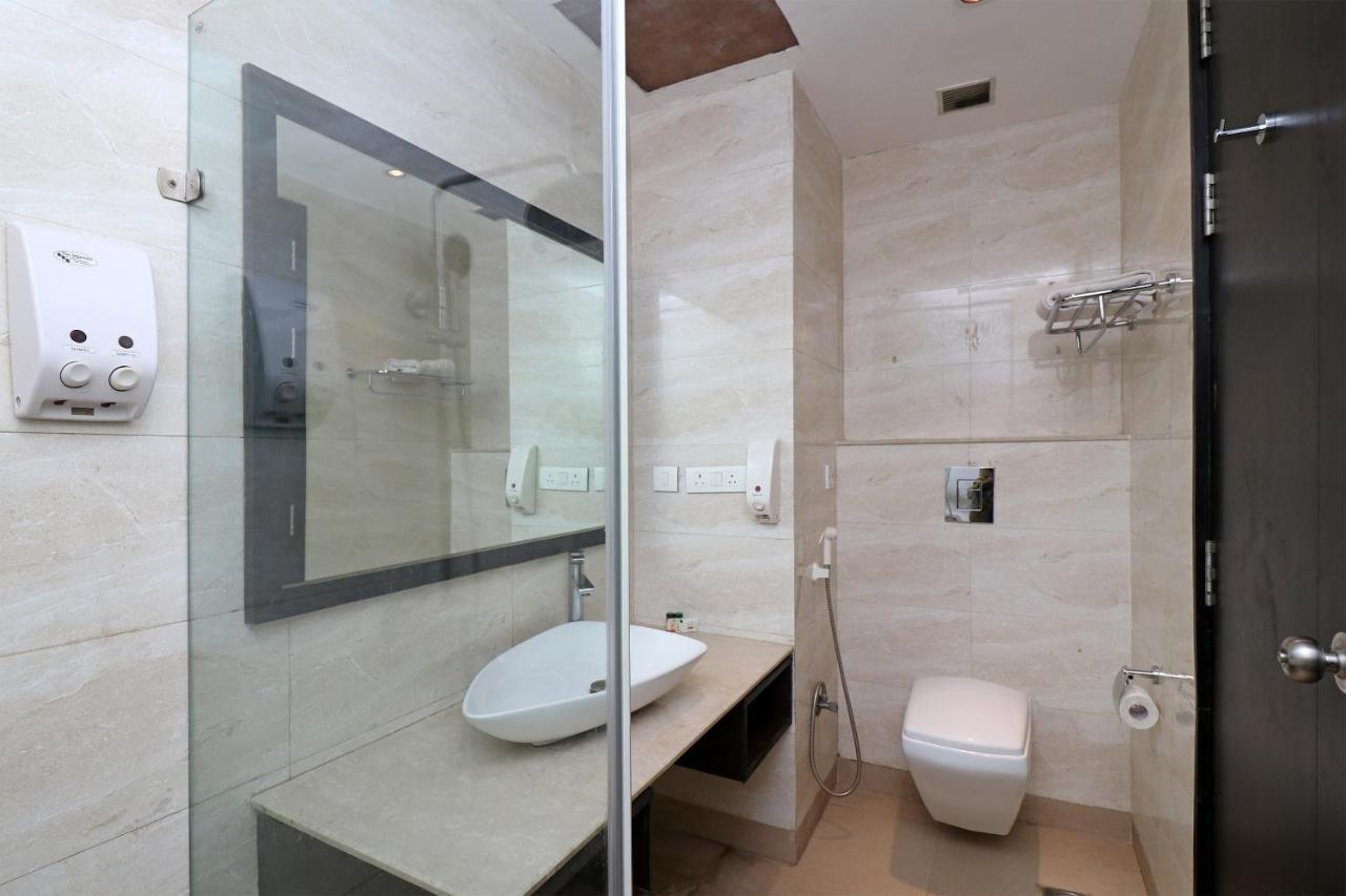 Capital O 19296 Joy Inn & Suites Bhiwadi Bagian luar foto