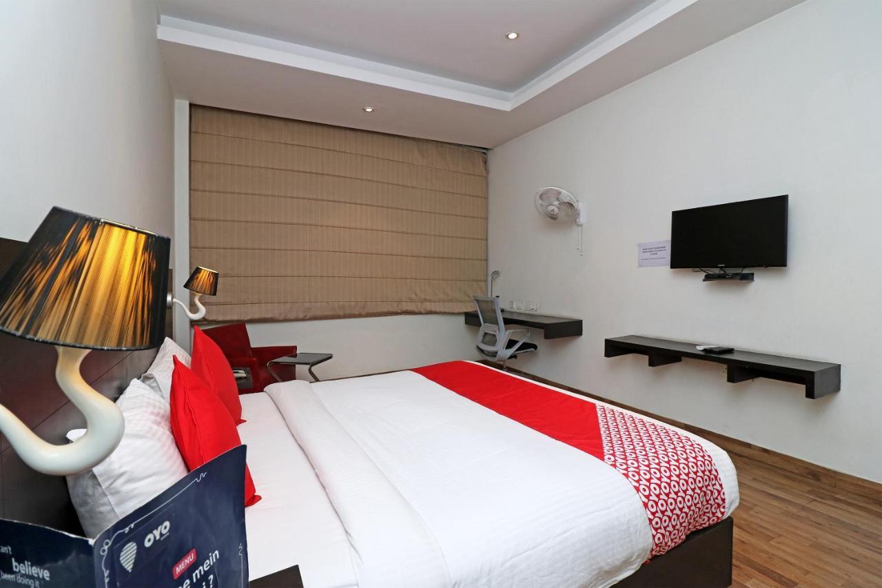 Capital O 19296 Joy Inn & Suites Bhiwadi Bagian luar foto