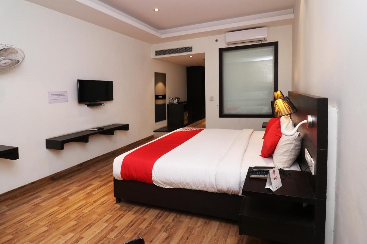 Capital O 19296 Joy Inn & Suites Bhiwadi Bagian luar foto
